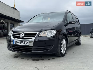 Авто Volkswagen Touran 2010 № 7566274