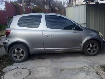 Авто Toyota Yaris 2004 № 7567252