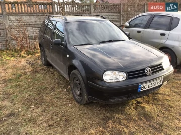 Авто Volkswagen Golf 2000 № 7567967