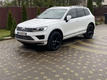 Авто Volkswagen Touareg 2017 № 7572044
