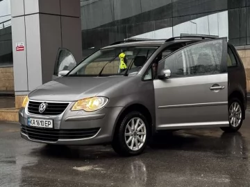 Авто Volkswagen Touran 2007 № 7573243