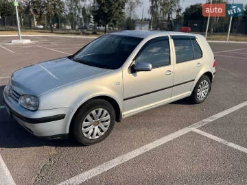 Авто Volkswagen Golf 2000 № 7573559