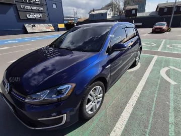 Авто Volkswagen E-Golf 2017 № 7574487