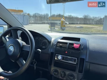 Авто Volkswagen Polo 2004 № 7575049