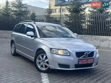 Авто Volvo V50 2010 № 7575187