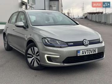 Авто Volkswagen E-Golf 2015 № 7576176