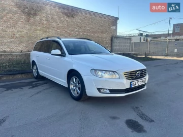 Авто Volvo V70 2014 № 7576183