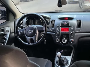 Авто KIA Cerato 2009 № 7576494