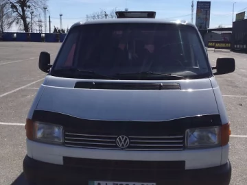 Авто Volkswagen Transporter 2000 № 7576569