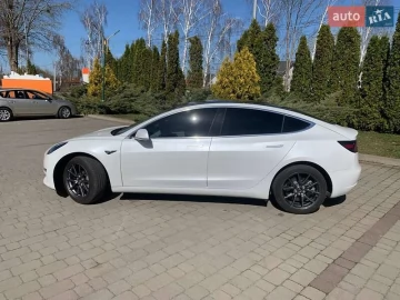Авто Tesla Model 3 2019 № 7576956