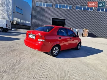 Авто Chevrolet Aveo 2005 № 7577436