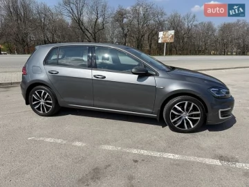 Авто Volkswagen E-Golf 2019 № 7578059