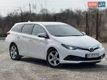 Авто Toyota Auris 2018 № 7578645