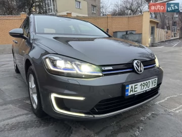 Авто Volkswagen E-Golf 2017 № 7578688
