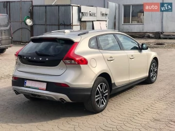 Авто Volvo V40 2018 № 7580517
