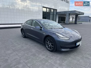 Авто Tesla Model 3 2019 № 7580723