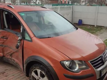 Авто Volkswagen Touran 2007 № 7580960