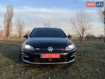 Авто Volkswagen E-Golf 2015 № 7581303