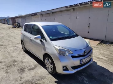Авто Toyota Verso-S 2011 № 7581604