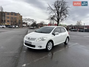 Авто Toyota Auris 2012 № 7581639