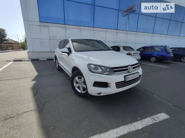 Авто Volkswagen Touareg 2012 № 7581707