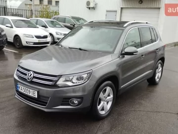 Авто Volkswagen Tiguan 2015 № 7582014