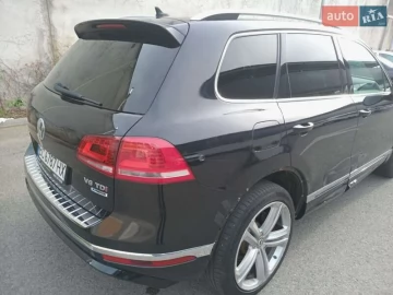 Авто Volkswagen Touareg 2015 № 7582083