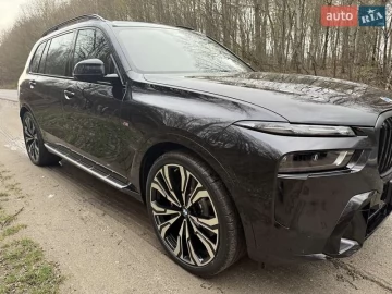 Авто BMW X7 2023 № 7582116