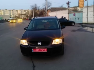 Авто Volkswagen Touran 2005 № 7583010