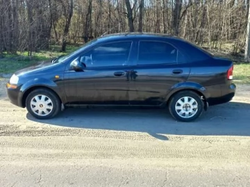 Авто Chevrolet Aveo 2004 № 7584012