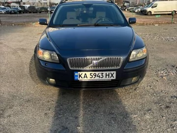 Авто Volvo V50 2004 № 7584049