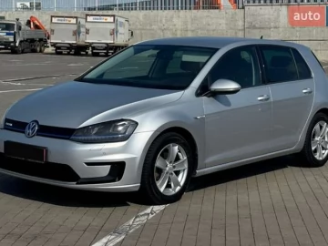 Авто Volkswagen E-Golf 2016 № 7584128