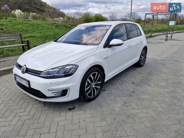 Авто Volkswagen E-Golf 2019 № 7584177