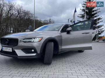 Авто Volvo V60 Cross Country 2019 № 7584221