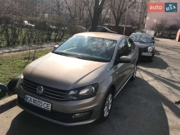 Авто Volkswagen Polo 2015 № 7585179