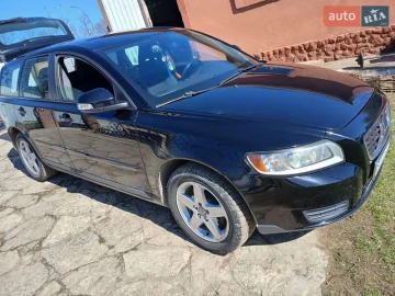 Авто Volvo V50 2010 № 7585579