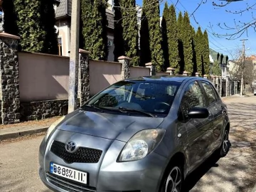 Авто Toyota Yaris 2007 № 7586056