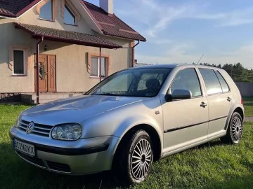 Авто Volkswagen Golf 2000 № 7586449