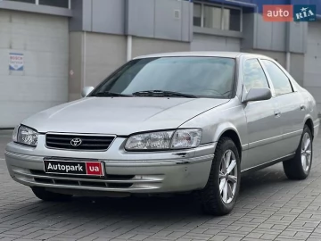 Авто Toyota Camry 2000 № 7586455