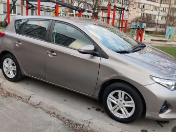 Авто Toyota Auris 2013 № 7586575