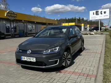 Авто Volkswagen E-Golf 2017 № 7586582