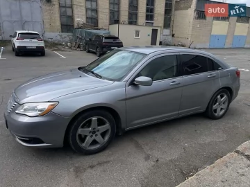 Авто Chrysler 200 2013 № 7586808