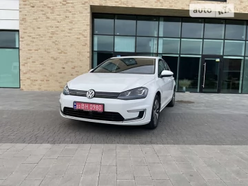 Авто Volkswagen E-Golf 2015 № 7588389