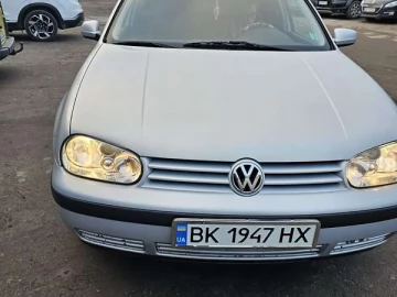 Авто Volkswagen Golf 2000 № 7588610