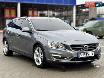 Авто Volvo V60 2016 № 7589133