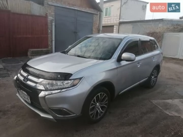 Авто Mitsubishi Outlander 2015 № 7589335