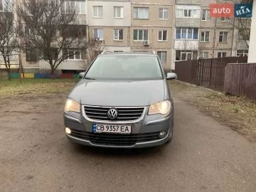 Авто Volkswagen Touran 2009 № 7589540