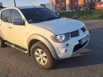 Авто Mitsubishi L 200 2012 № 7589927
