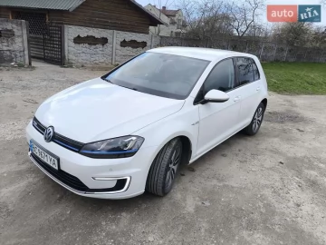Авто Volkswagen E-Golf 2014 № 7590192
