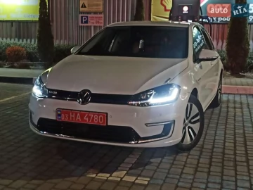 Авто Volkswagen E-Golf 2017 № 7590214